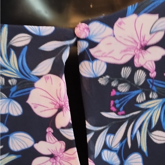 Vince Camuto Navy Floral Spring Injection Sleeveless Roundneck Blouse Sz XXL. - Picture 5 of 12